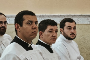 Seminaristas recebem ministérios de Leitor e Acólito em Piracicaba